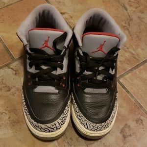 Jordans Retro 3 Black Cement